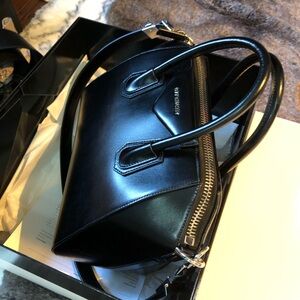 Givenchy Mini Antigona Box Leather (MINI)